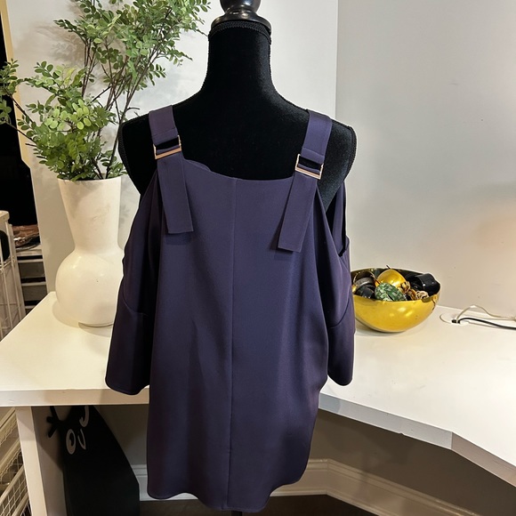 TIBI navy blue 100% silk cold shoulder blouse with adjustable shoulder straps - Picture 3 of 8
